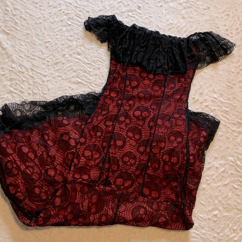 Women’s Spirit La Catrina Red and Black Costume - Picture 2 of 8